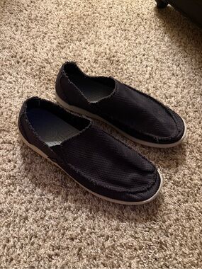 CROCS Men's Slip-On Loafers in Black with White Sole